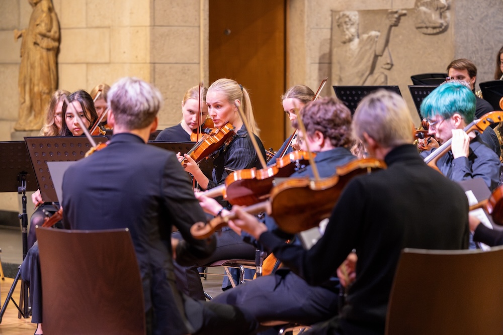 Mitspielende des Campus Orchesters Luzern am Jubiläumskonzert.